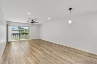 Photo #6: 260014231 Listing