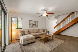 Photo #2: 260014233 Listing