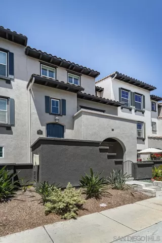 Photo #2: 260014242 Listing