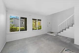 Photo #1: 260014255 Listing 