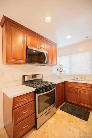 Photo #2: 260014263 Listing 
