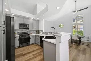 Photo #3: 260014272 Listing