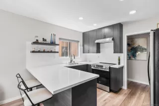 Photo #2: 2600143 Listing 