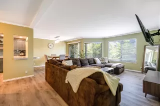 Photo #4: 260014341 Listing