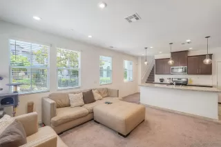 Photo #3: 260014366 Listing 
