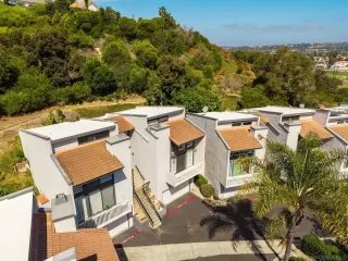 Photo #4: 260014376 Listing