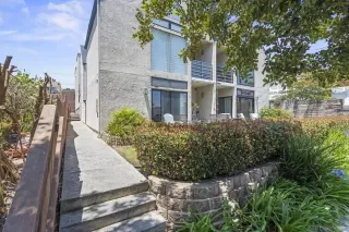 Photo #3: 260014380 Listing