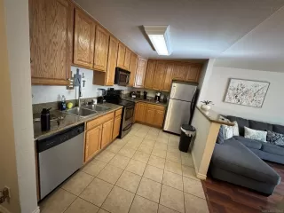 Photo #4: 260014383 Listing