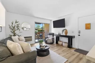 Photo #1: 260014404 Listing