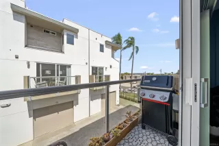 Photo #5: 260014419 Listing