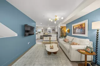 Photo #6: 260014419 Listing