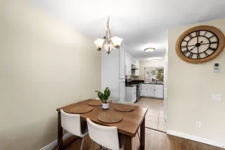 Photo #4: 260014420 Listing