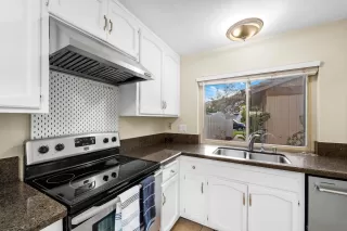 Photo #6: 260014420 Listing
