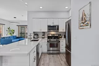 Photo #5: 260014443 Listing