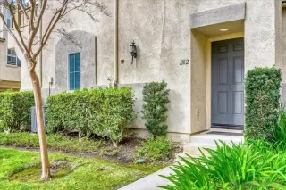 Photo #3: 260014444 Listing