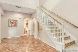Photo #5: 260014444 Listing