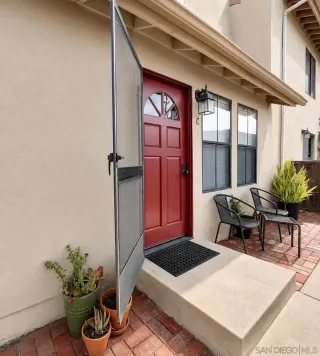 Photo #2: 260014450 Listing