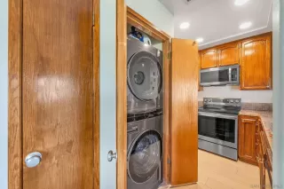 Photo #4: 260014453 Listing