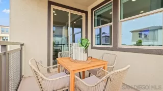 Photo #6: 260014504 Listing