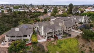 Photo #5: 260014514 Listing