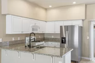 Photo #2: 260014565 Listing 