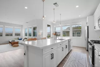 Photo #4: 260014586 Listing