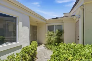 Photo #3: 260014602 Listing