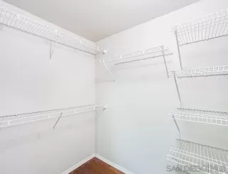 Photo #4: 260014604 Listing