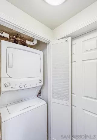 Photo #5: 260014604 Listing