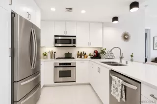 Photo #4: 260014620 Listing