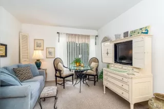 Photo #4: 260014628 Listing