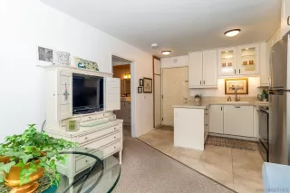 Photo #5: 260014628 Listing