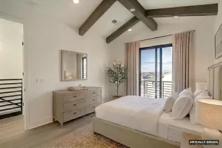 Photo #5: 260014654 Listing
