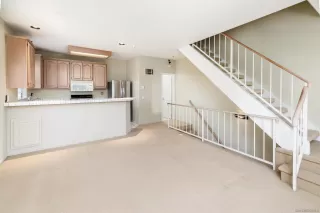 Photo #5: 260014692 Listing