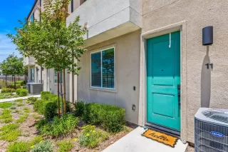 Photo #3: 260014696 Listing