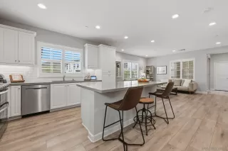 Photo #4: 260014697 Listing