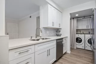 Photo #6: 260014702 Listing