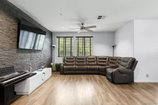 Photo #4: 260014703 Listing