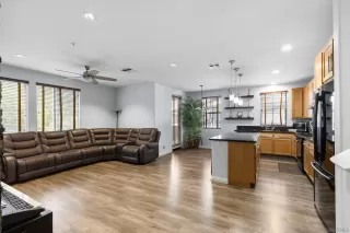Photo #5: 260014703 Listing
