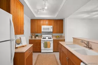 Photo #5: 260014726 Listing