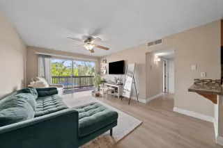 Photo #2: 260014740 Listing