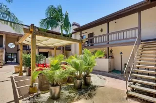 Photo #4: 260014783 Listing
