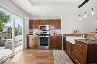 Photo #3: 260014798 Listing