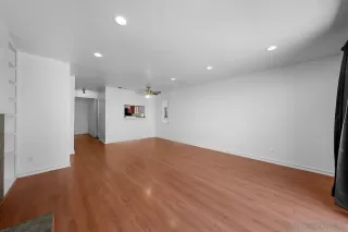 Photo #4: 260014804 Listing