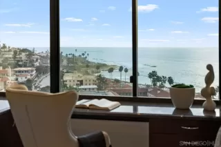 Browse active condo listings in 939 COAST BLVD