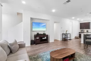Photo #3: 260014830 Listing 