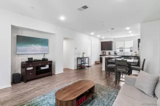 Photo #4: 260014830 Listing 