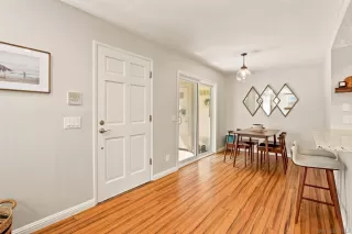 Photo #5: 260014856 Listing