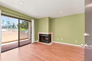 Photo #4: 260014857 Listing