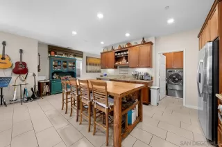 Photo #4: 260014867 Listing